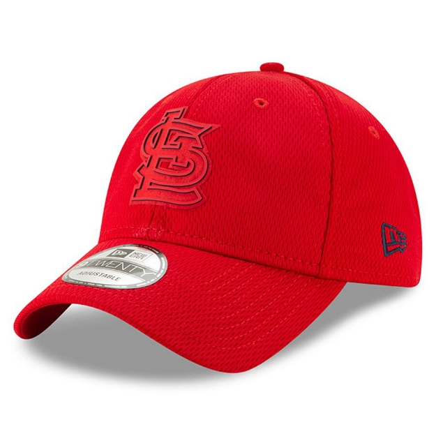 Picture of Men's St. Louis Cardinals New Era Red 2019 Clubhouse Collection 9TWENTY Adjustable Hat