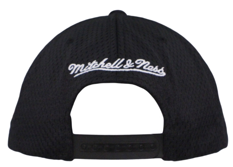New York Knicks Mitchell & Ness Division Home Snapback side view