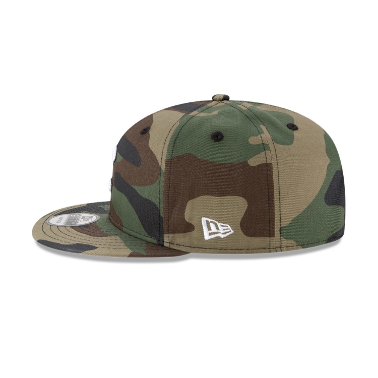 Men's Chicago Cubs New Era Camo Basic 9FIFTY Snapback Hat detail view