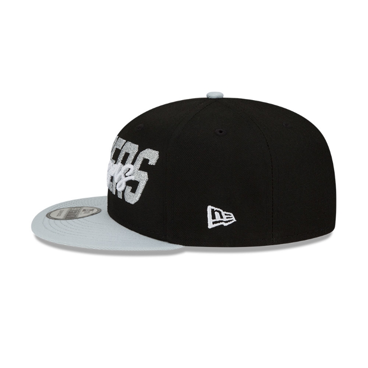 Men's Las Vegas Raiders New Era Black/Gray 2022 NFL Draft 9FIFTY Snapback Adjustable Hat back view