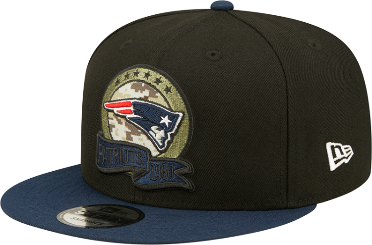 Men's New England Patriots New Era Black/Navy 2022 Salute To Service 9FIFTY Snapback Hat front view