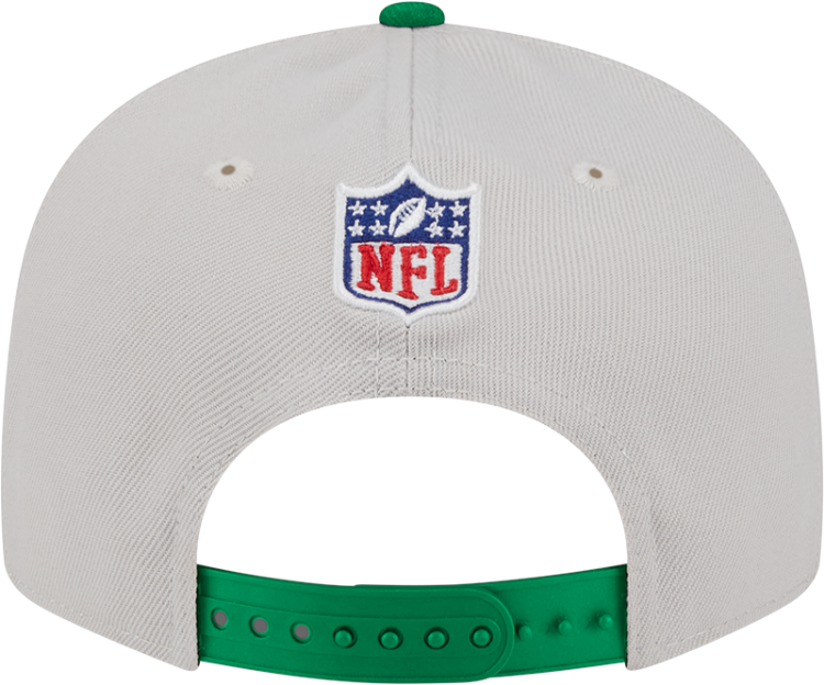 Men's Philadelphia Eagles New Era Stone/Kelly Green 2024 Sideline Historic 9FIFTY Snapback Hat detail view