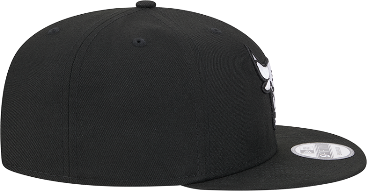 Men's Chicago Bulls New Era Black Injection City Art 9FIFTY Snapback Hat