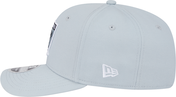 Las Vegas Raiders New Era 9SEVENTY Stretch-Snap Hat – Silver side view